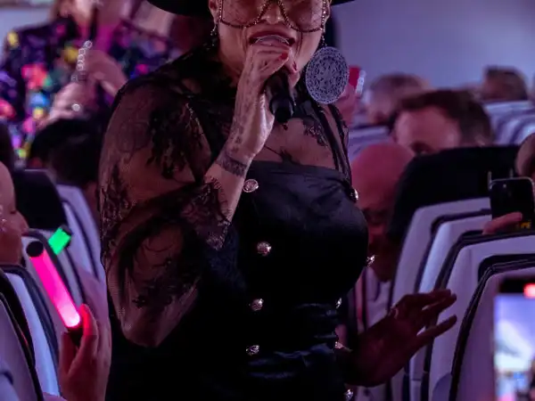 Air New Zealand turns flight into the ultimate opening act